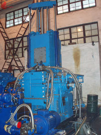 Vier-Flügel 7500kg/legierter Stahl h, der interner Mischer-hermetische Art FM-410 Banbury wirft